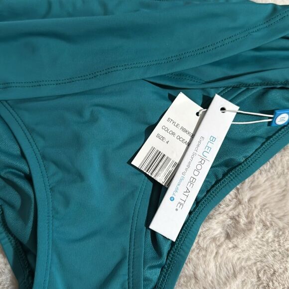 NWT 188.00 BLEU ROD Top + BOTTOM
Pulling Strings Shirred Halterikini Size 4 - Picture 7 of 9